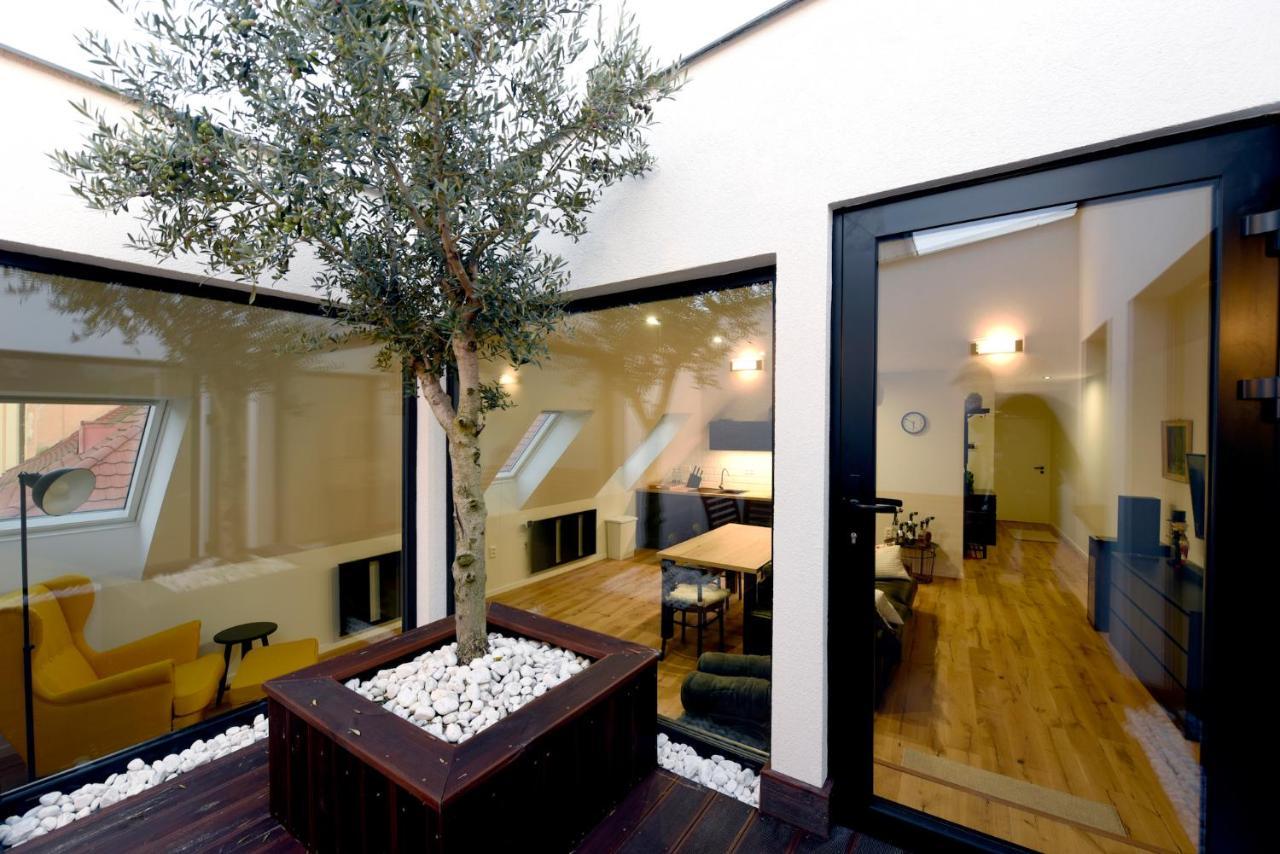 Apartman S Atriom V Historickom Centre Trencin Luaran gambar