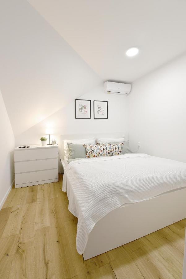 Apartman S Atriom V Historickom Centre Trencin Luaran gambar