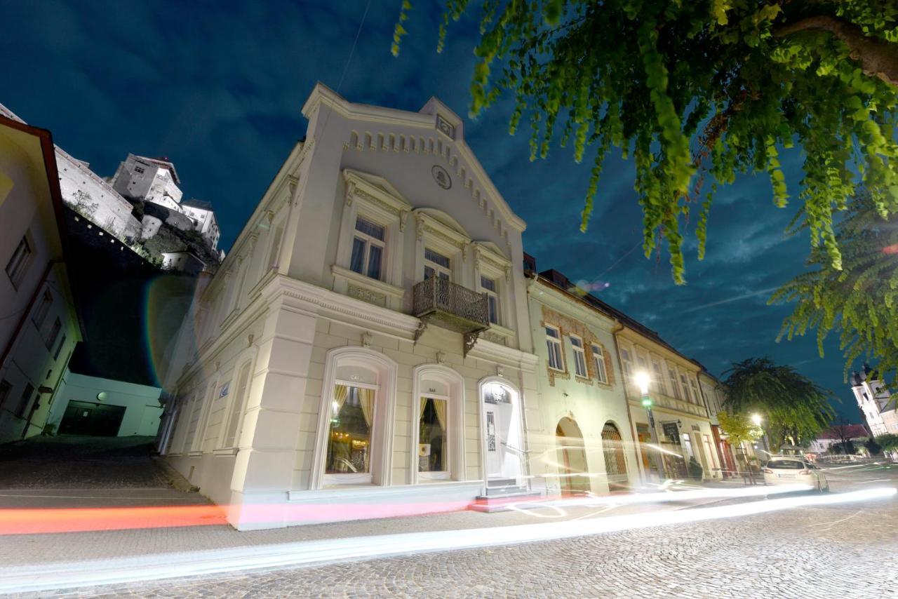 Apartman S Atriom V Historickom Centre Trencin Luaran gambar